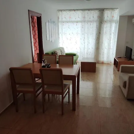 Apartment Grahams Spacious 2 Bed Apart For Rent At