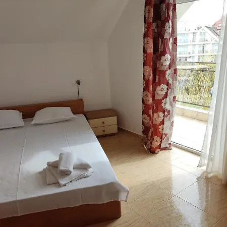 Apartment Grahams Spacious 2 Bed Apart For Rent At