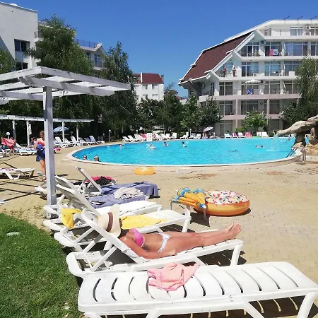 Grahams Spacious 2 Bed Apart For Rent At * Sunny Beach