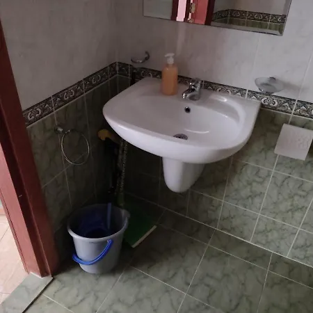Grahams Spacious 2 Bed Apart For Rent At *