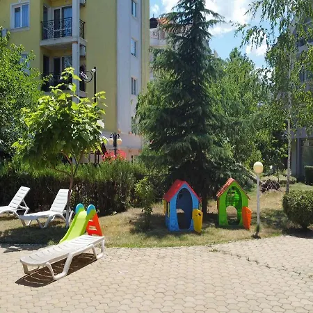 Apartment Grahams Spacious 2 Bed Apart For Rent At